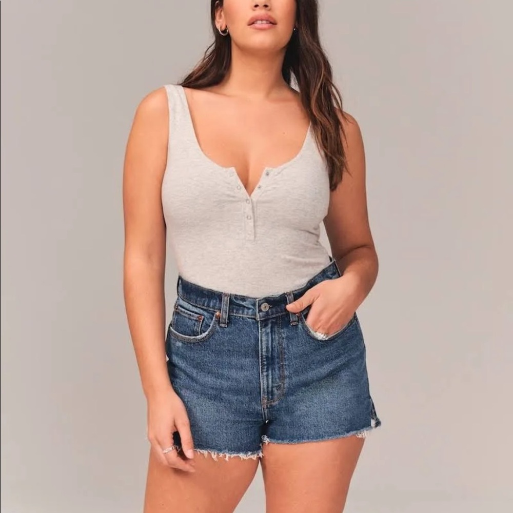 Abercrombie & Fitch High Rise 4” Denim Short